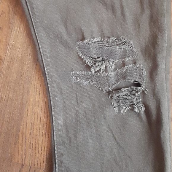 Levi's 501 CT Distressed Jeans - Picture 2 of 9